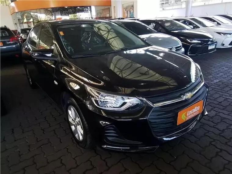 Chevrolet Onix Preto 8