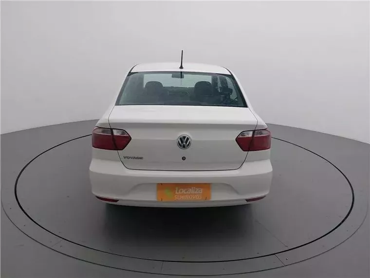 Volkswagen Voyage Branco 18