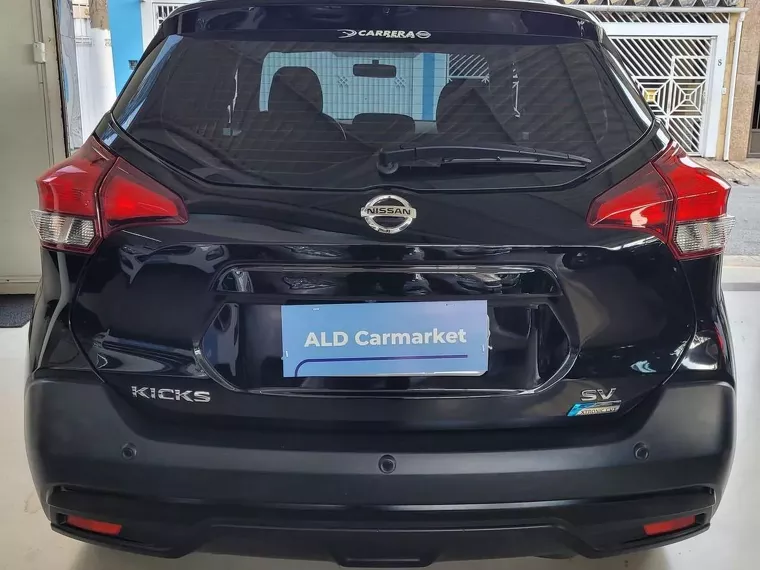 Nissan Kicks Preto 4