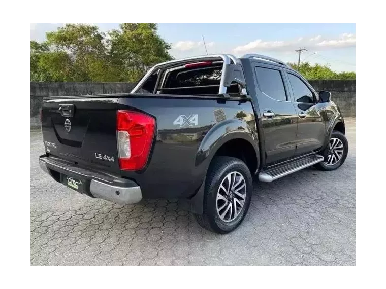 Nissan Frontier Preto 9