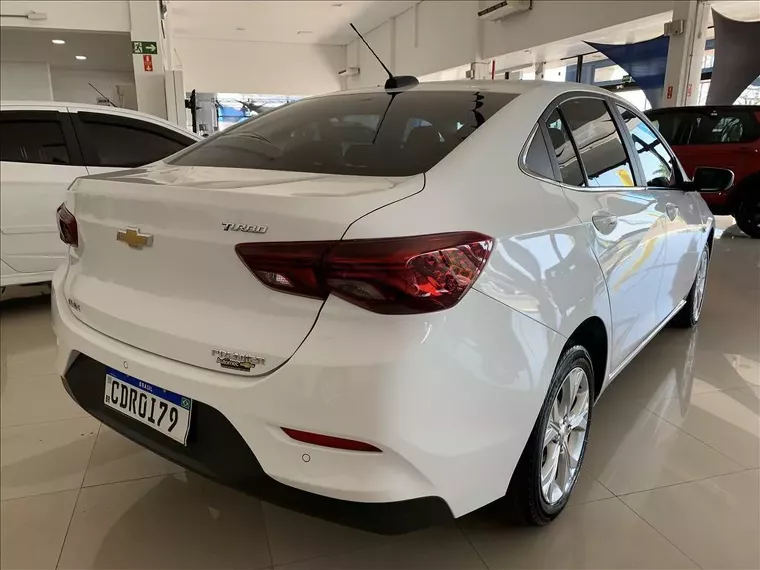 Chevrolet Onix Branco 2