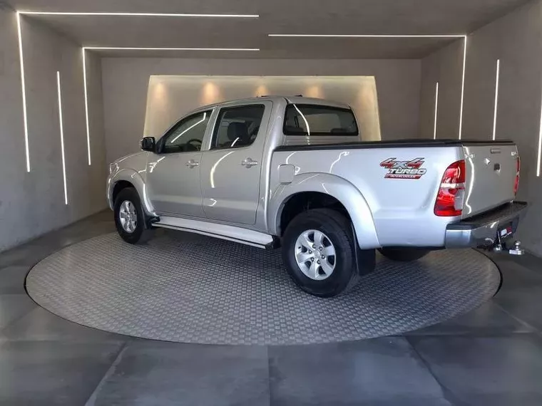 Toyota Hilux Prata 9