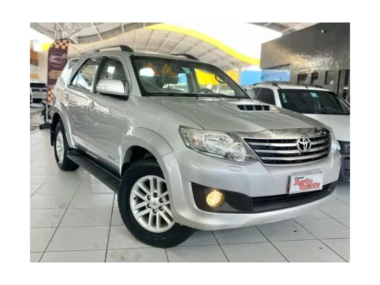 Toyota Hilux SW4 Prata 2