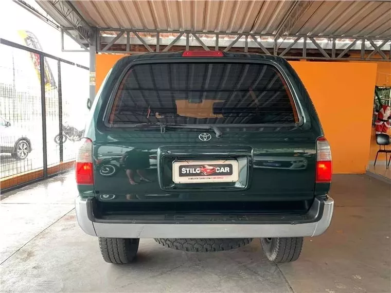 Toyota Hilux SW4 Verde 10