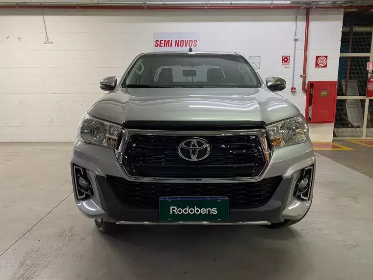 Toyota Hilux Prata 2