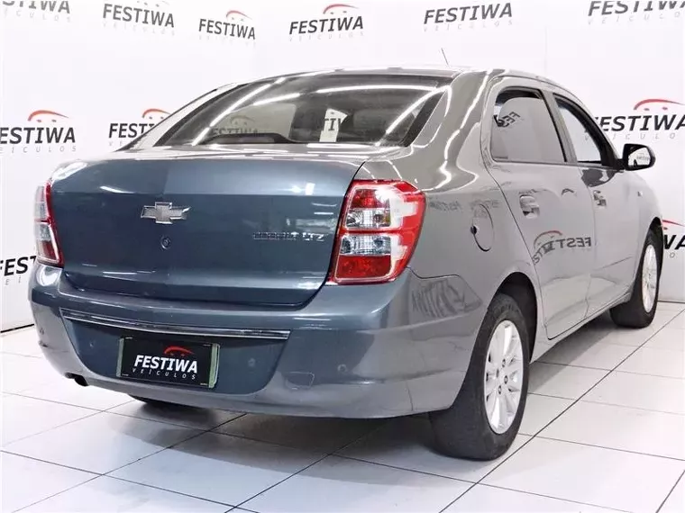 Chevrolet Cobalt Cinza 9