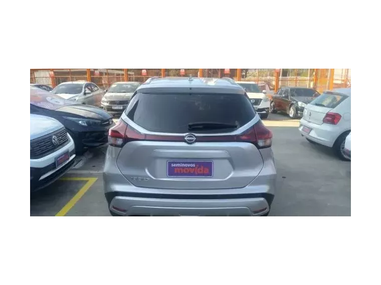 Nissan Kicks Prata 4