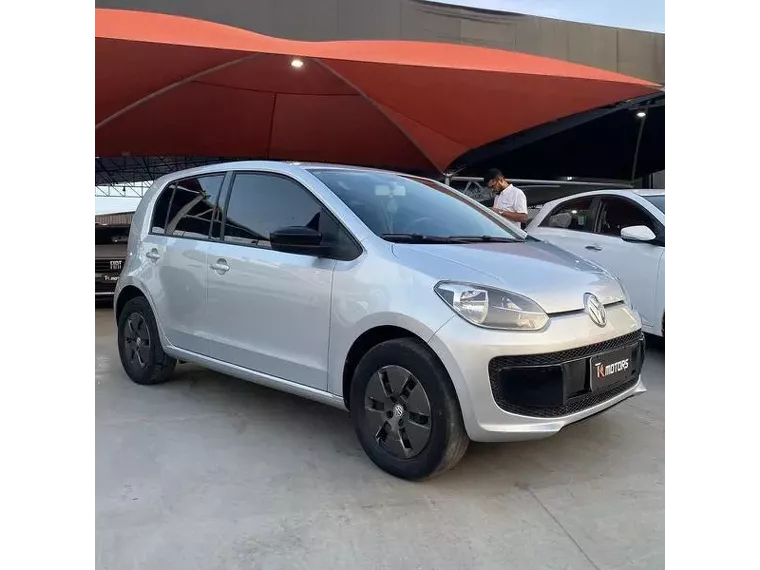 Volkswagen UP Prata 3