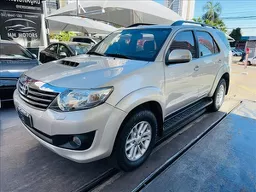 Toyota Hilux SW4