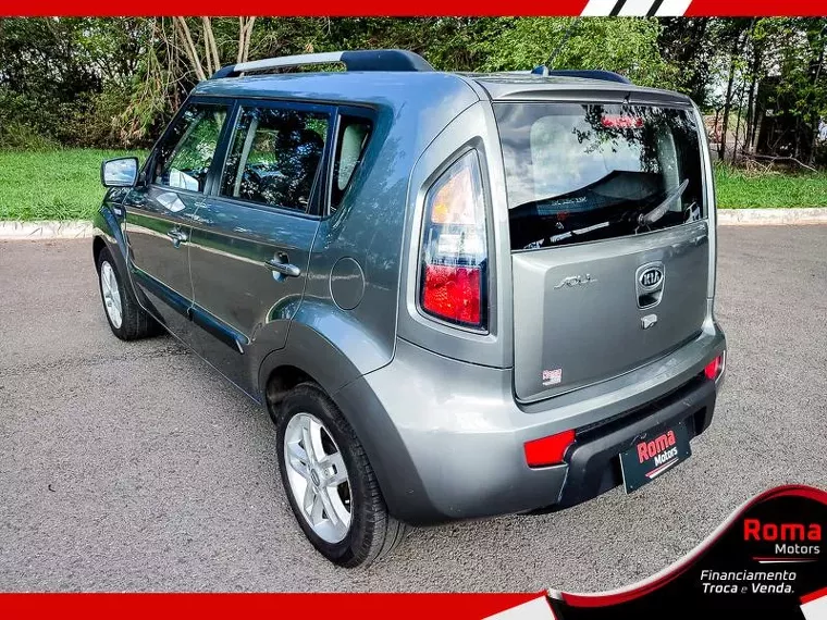 KIA Soul Cinza 9