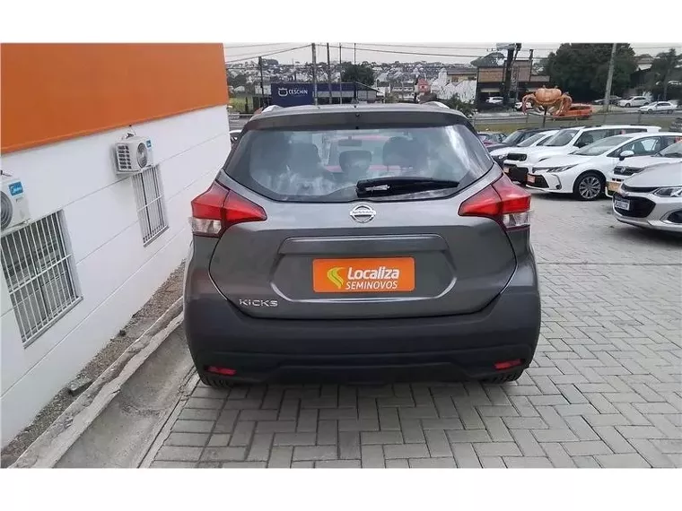 Nissan Kicks Cinza 8