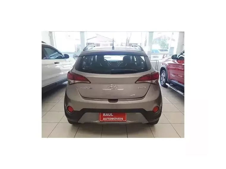 Hyundai HB20X Prata 5