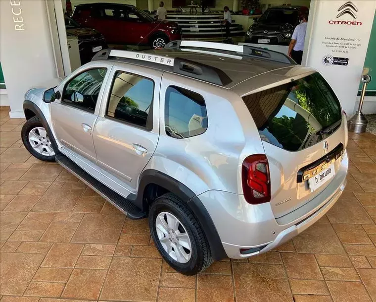 Renault Duster Prata 3