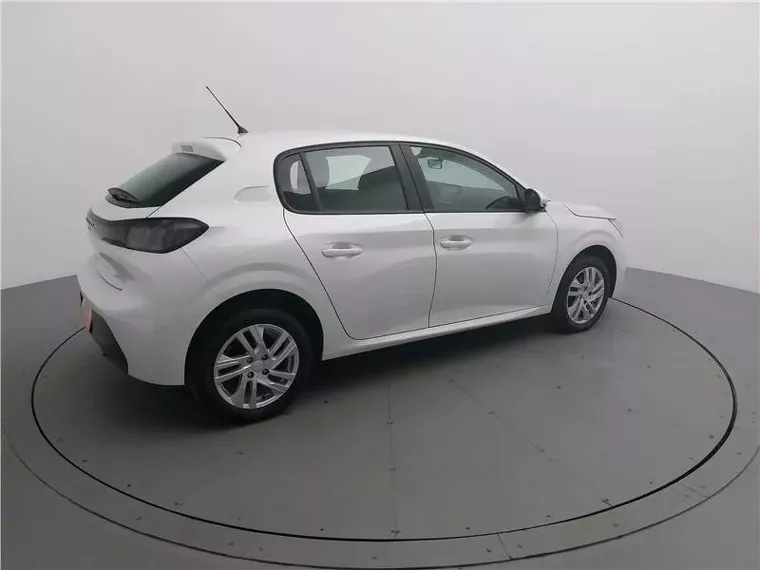 Peugeot 208 Branco 9