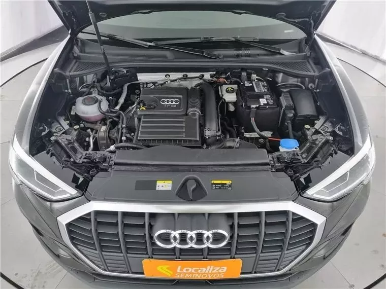 Audi Q3 Preto 10