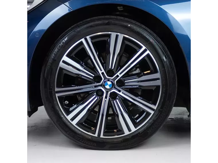 BMW 320i Azul 8