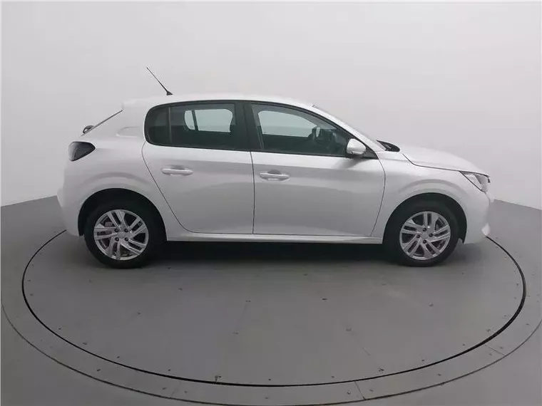 Peugeot 208 Branco 10