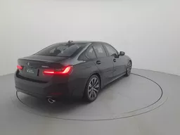 BMW 320i