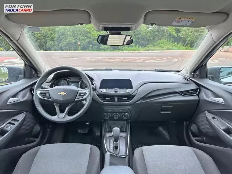 Chevrolet Onix Prata 13