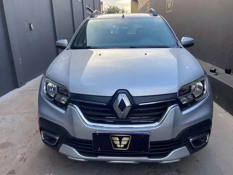 Renault Sandero Prata 3