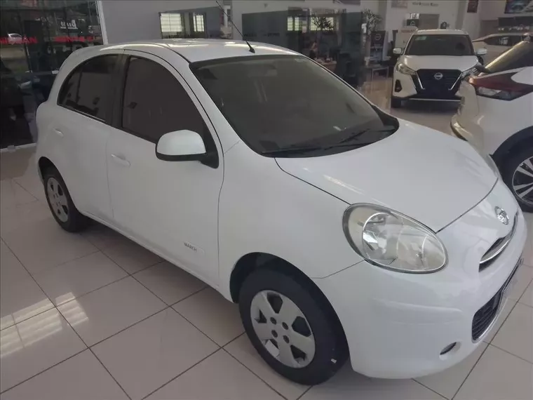 Nissan March Branco 2