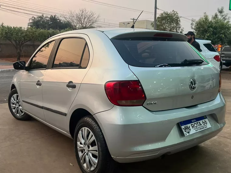 Volkswagen Gol Branco 9