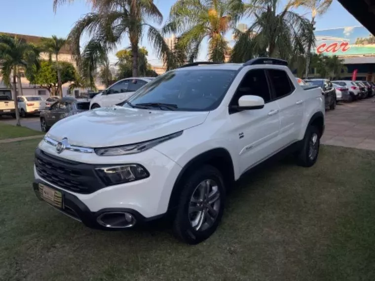 Fiat Toro Branco 2