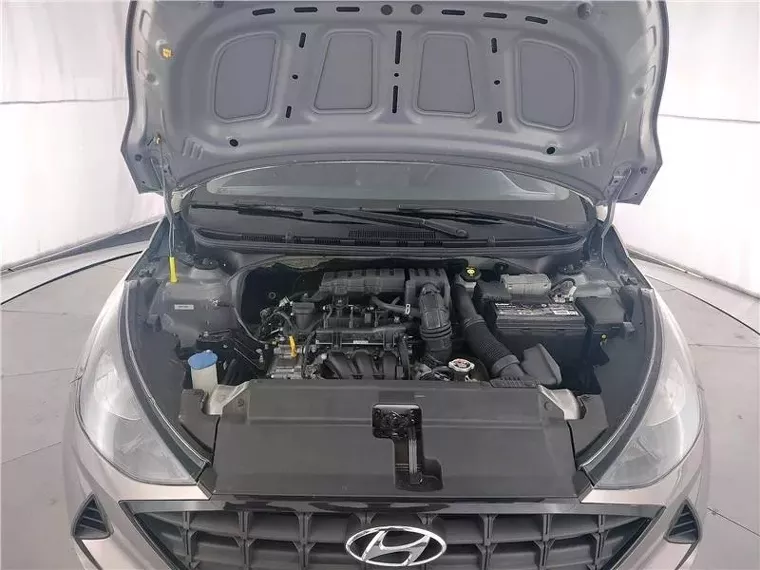 Hyundai HB20 Prata 4