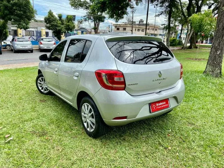 Renault Sandero Prata 5