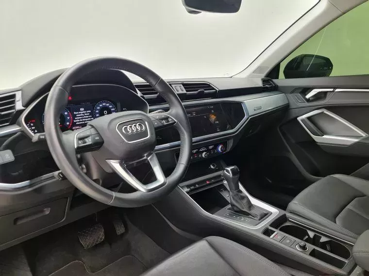 Audi Q3 Preto 10