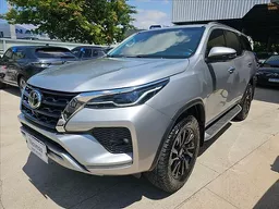 Toyota Hilux SW4