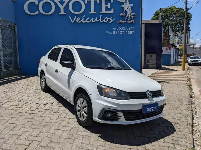 Volkswagen Voyage Branco 1