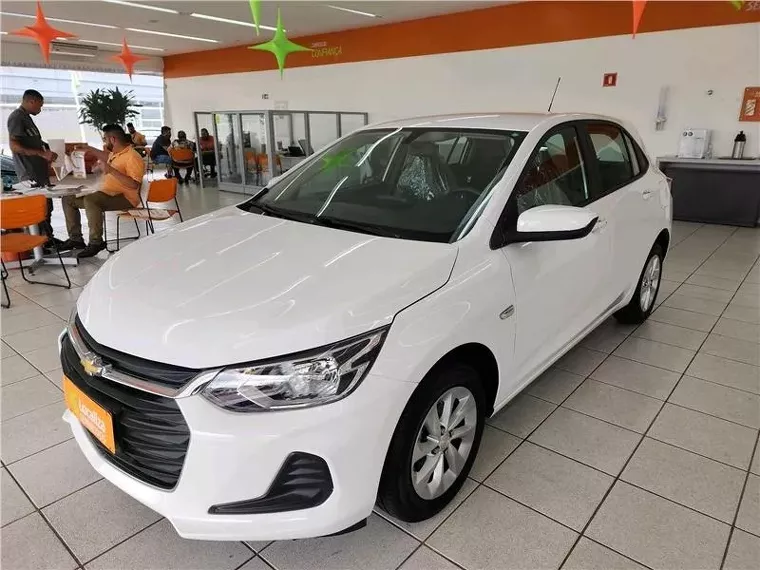 Chevrolet Onix Branco 7