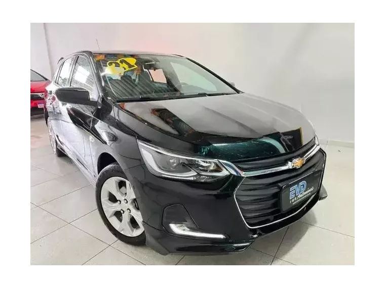 Chevrolet Onix Preto 5