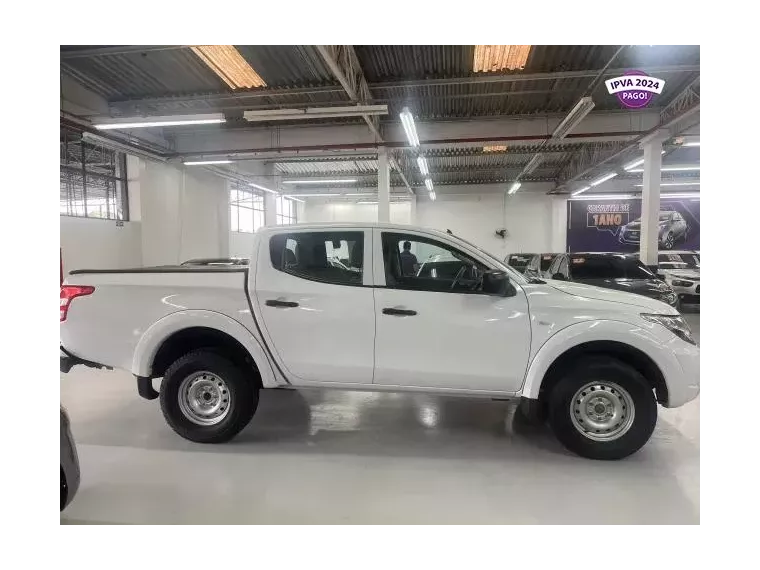 Mitsubishi L200 Branco 7