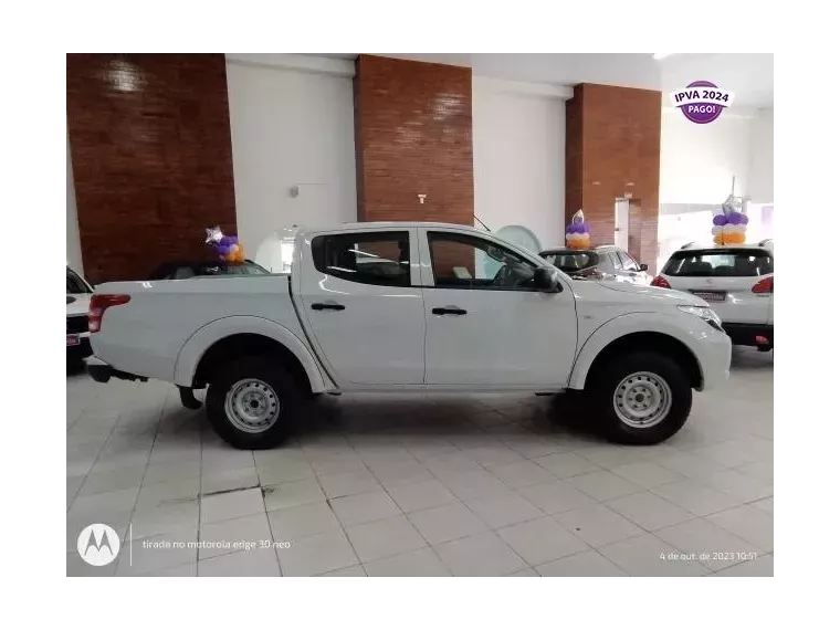 Mitsubishi L200 Branco 2