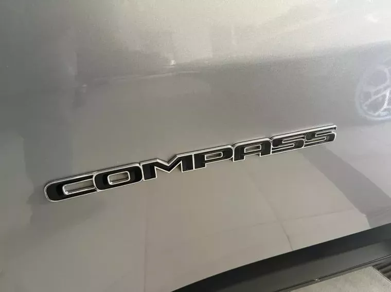 Jeep Compass Prata 4