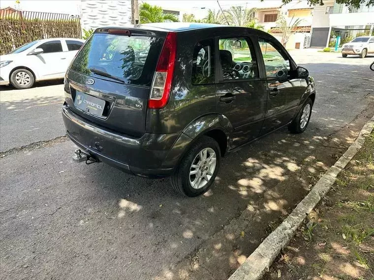 Ford Fiesta Preto 4