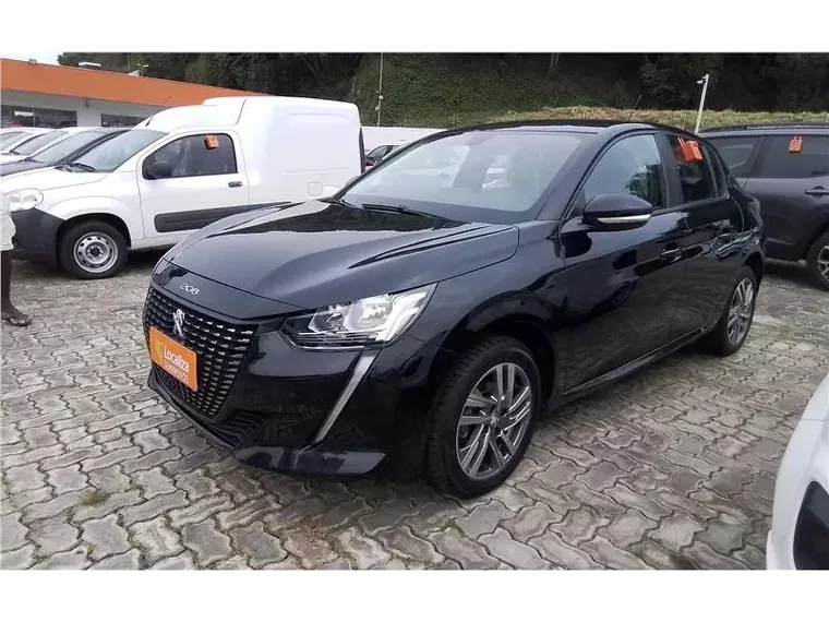 Peugeot 208 Preto 18