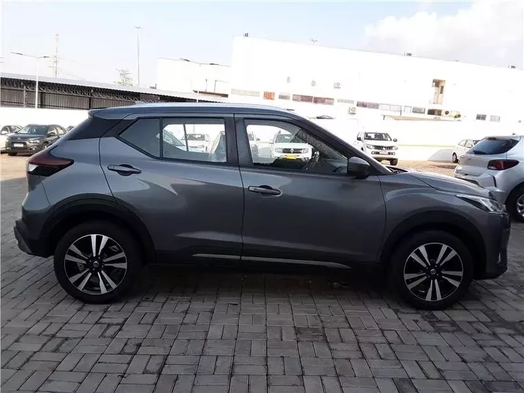 Nissan Kicks Cinza 1