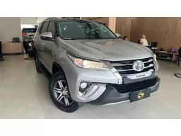 Toyota Hilux SW4