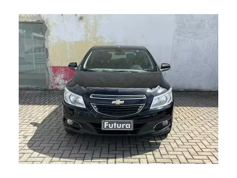 Chevrolet Onix Preto 1