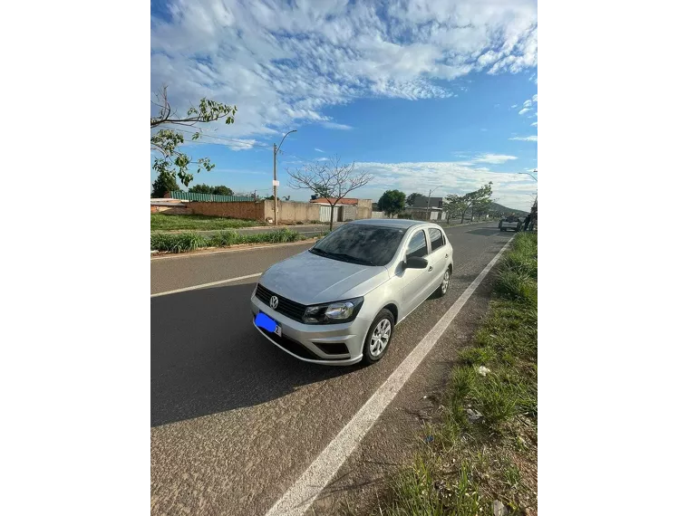 Volkswagen Gol Prata 1