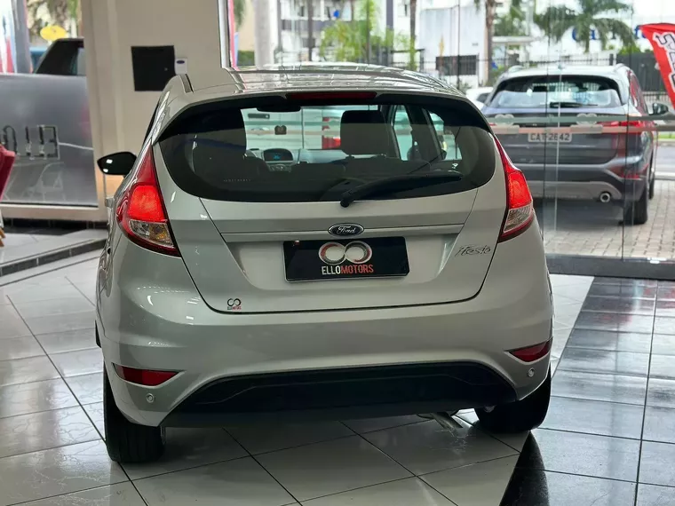 Ford Fiesta Prata 16