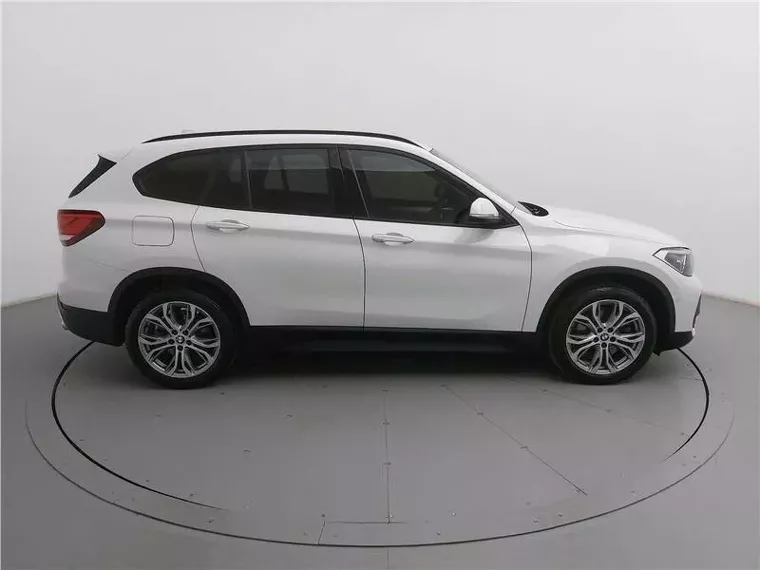 BMW X1 Branco 9