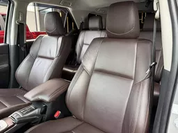 Toyota Hilux SW4