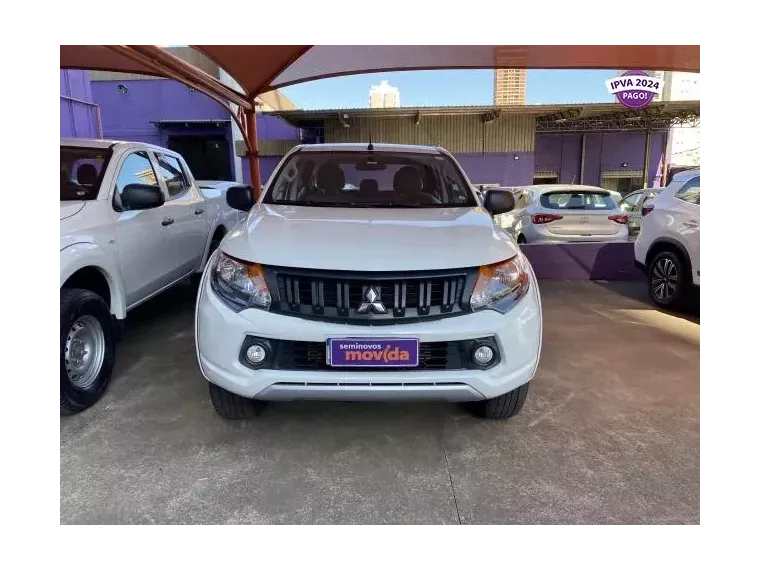 Mitsubishi L200 Branco 6