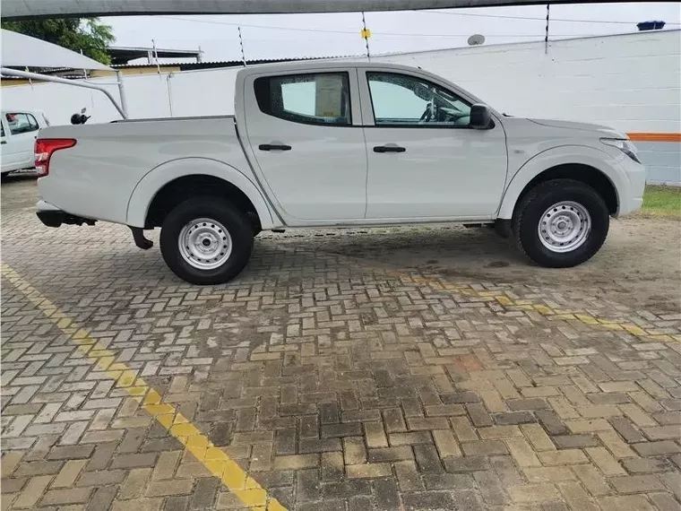 Mitsubishi L200 Triton Branco 7