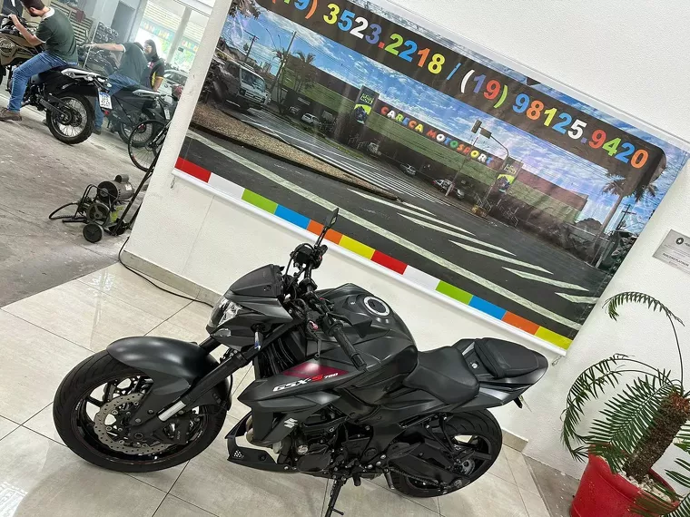 Suzuki GSX-S Preto 7