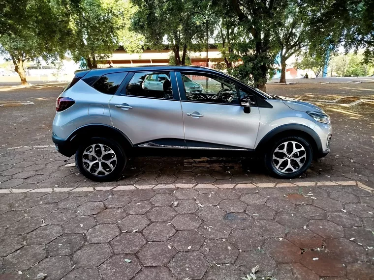 Renault Captur Prata 8